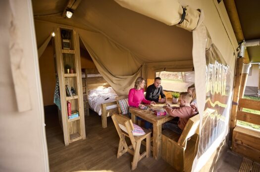 Heerlijk genieten met het hele gezin op kindercamping De Leistert