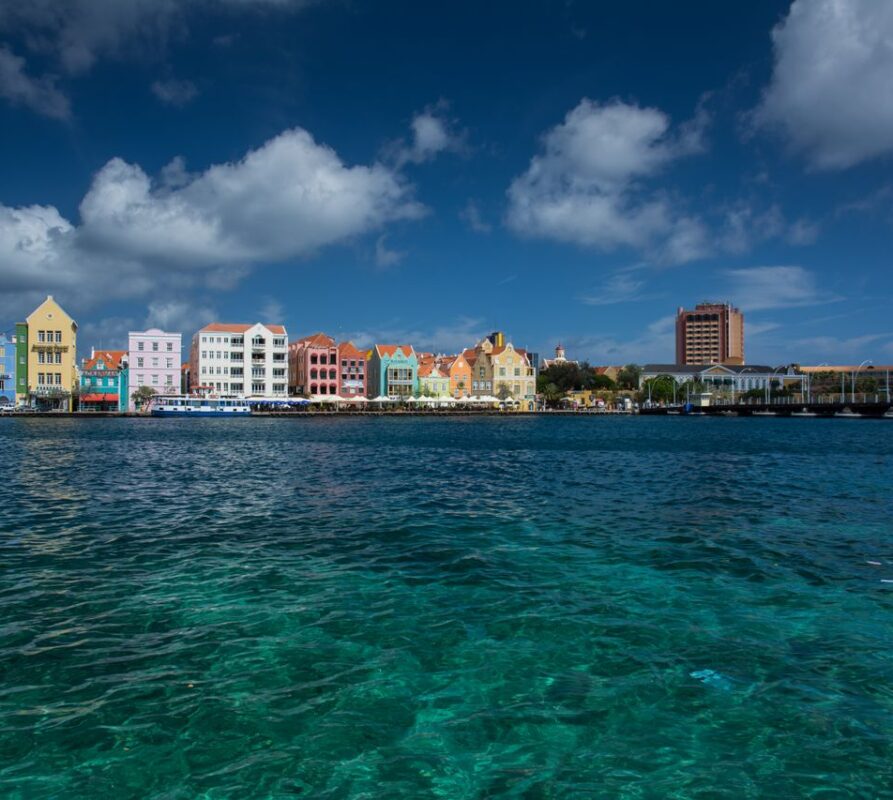 Betrouwbare transfers op Curaçao voor een ontspannen start